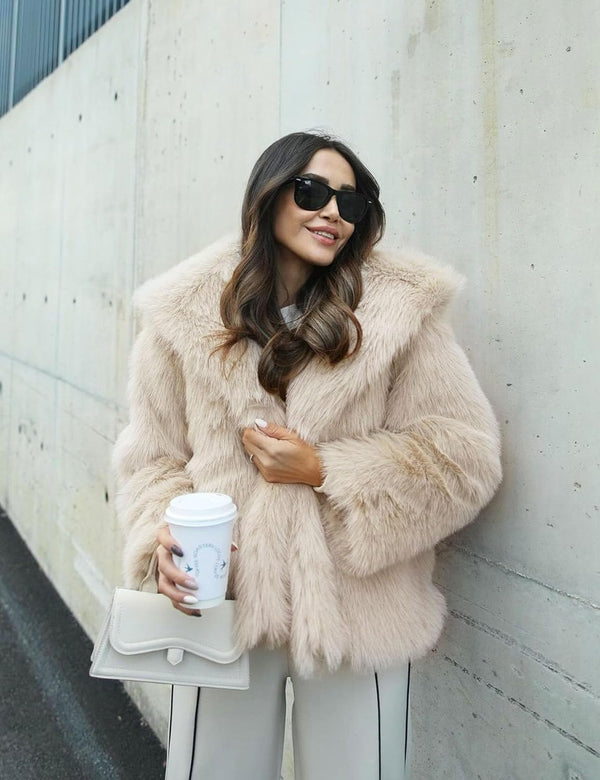 Flygo Women&#39;s Faux Fur Coat Fluffy Faux Fur Jacket Long Sleeve Lapel Furry Winter Jackets Shaggy Parka Short Coat