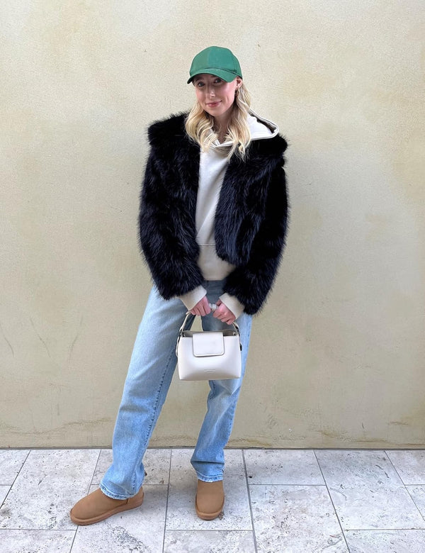 Flygo Women&#39;s Faux Fur Coat Fluffy Faux Fur Jacket Long Sleeve Lapel Furry Winter Jackets Shaggy Parka Short Coat